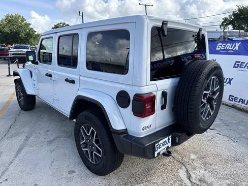Used 2024 Jeep Wrangler Unlimited Sahara AWD/4WD image 14