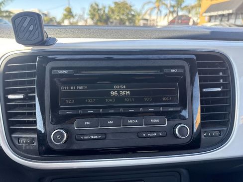 Used 2012 Volkswagen Beetle 2.5 image 34