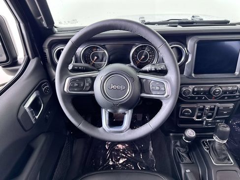 Used 2023 Jeep Wrangler Unlimited Sahara AWD/4WD image 14