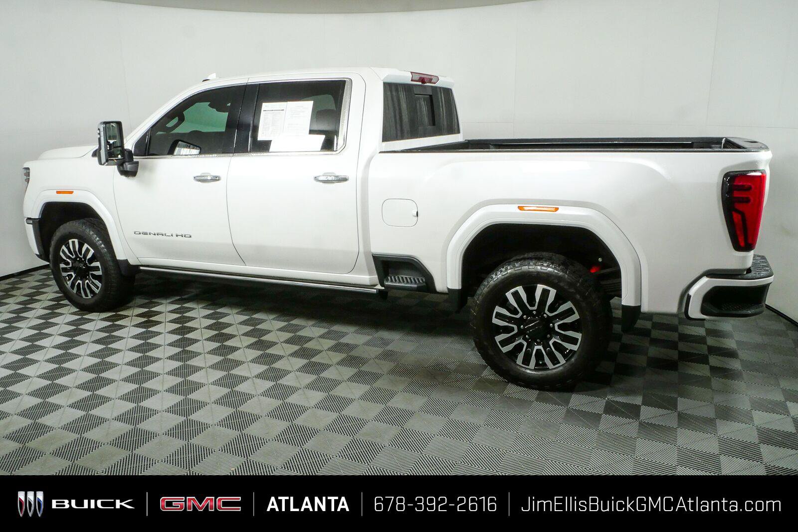Used 2024 GMC Sierra 2500 Denali Ultimate w/ Max Trailering Package AWD/4WD image 30