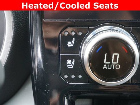 Used 2023 Toyota Highlander Limited AWD/4WD image 9