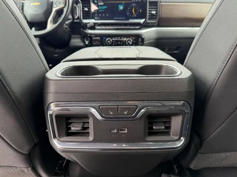 Used 2024 Chevrolet Silverado 2500 High Country w/ High Country Premium Package AWD/4WD image 25