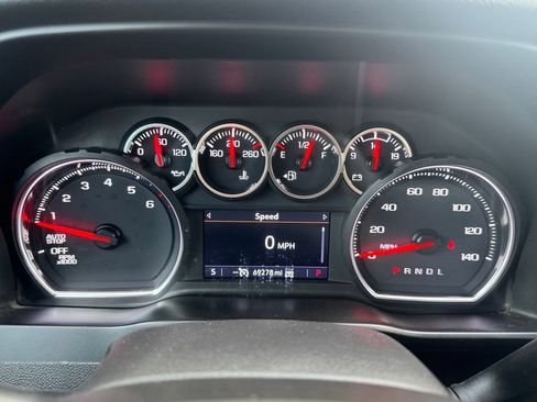 Used 2021 Chevrolet Silverado 1500 RST w/ Convenience Package II AWD/4WD image 9