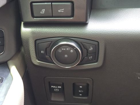 Used 2021 Ford Expedition Limited RWD image 24