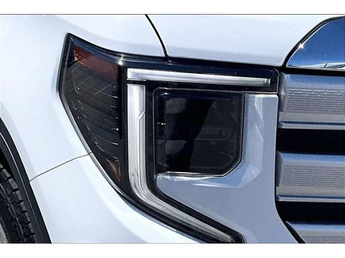 Used 2023 GMC Sierra 1500 SLE AWD/4WD image 28