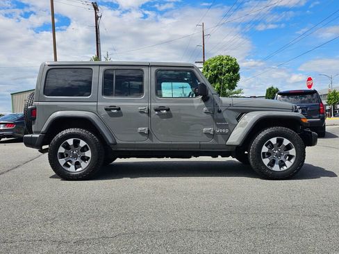 Used 2023 Jeep Wrangler Unlimited Sahara w/ Cold Weather Group AWD/4WD image 6