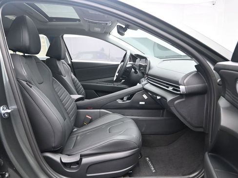 New 2026 Hyundai Elantra Limited FWD image 32