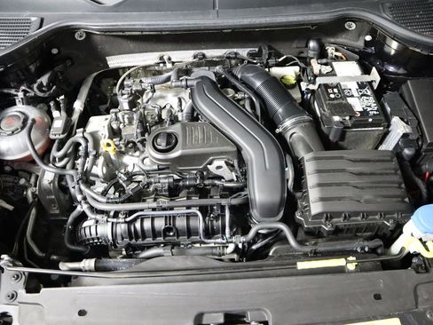 Used 2024 Volkswagen Taos SE image 60