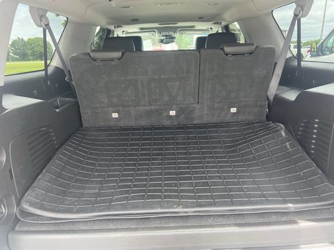 Used 2018 Chevrolet Suburban LT w/ Texas Edition Package RWD image 17