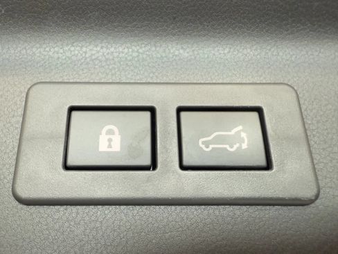 Used 2025 Subaru Forester Premium AWD/4WD image 18