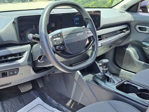 Used 2025 Kia K4 FWD image 8