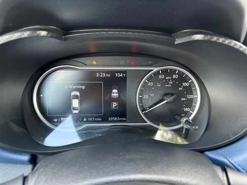 Used 2025 Nissan Versa SV w/ Trunk Package FWD image 20