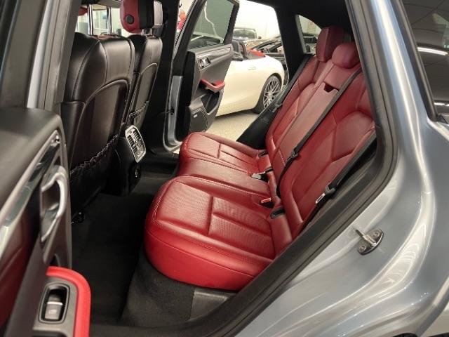 Used 2018 Porsche Macan AWD/4WD image 16