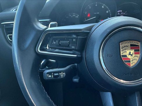 Used 2023 Porsche Macan T image 16