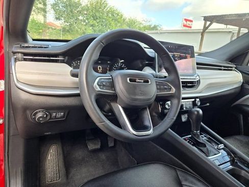 Used 2025 Jeep Compass Limited AWD/4WD image 15