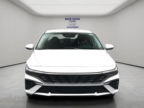New 2026 Hyundai Elantra SE FWD image 13