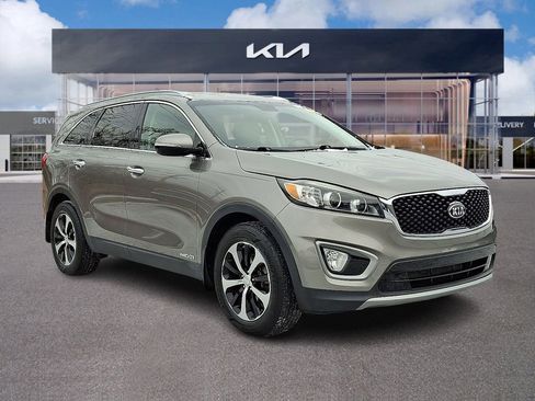 Used 2016 Kia Sorento EX image 1