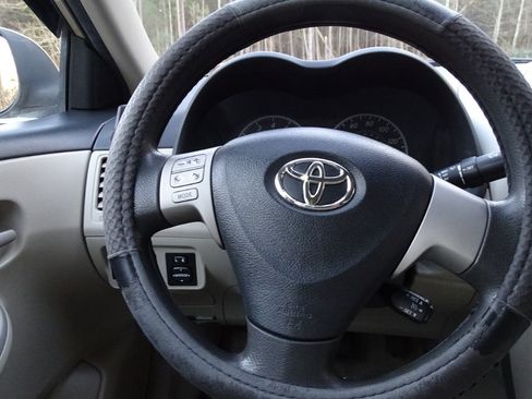 Used 2013 Toyota Corolla LE image 13
