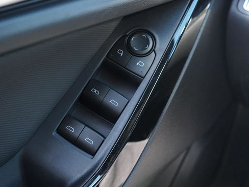 New 2026 Chevrolet Equinox LT FWD image 18