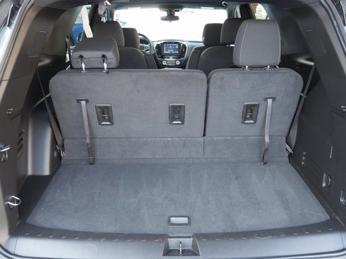 Used 2023 Chevrolet Traverse LT image 28