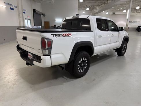 Used 2023 Toyota Tacoma TRD Off-Road w/ Technology Package AWD/4WD image 7