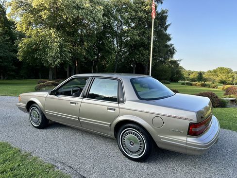 Used 1996 Buick Century Sedan FWD image 7