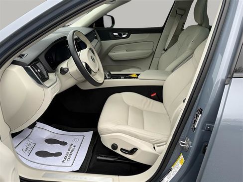 Used 2023 Volvo XC60 B5 Plus w/ Protection Package Premier image 13