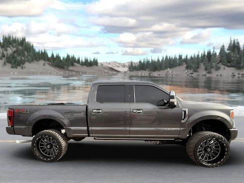 Used 2019 Ford F250 Platinum w/ Platinum Ultimate Package image 2