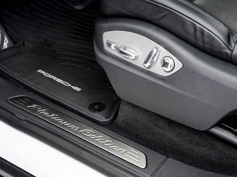 Certified 2018 Porsche Cayenne Platinum Edition AWD/4WD image 12