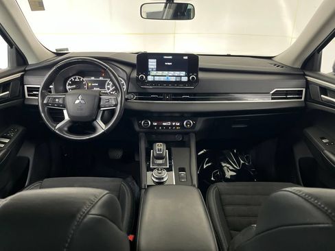 Used 2023 Mitsubishi Outlander SE FWD image 31
