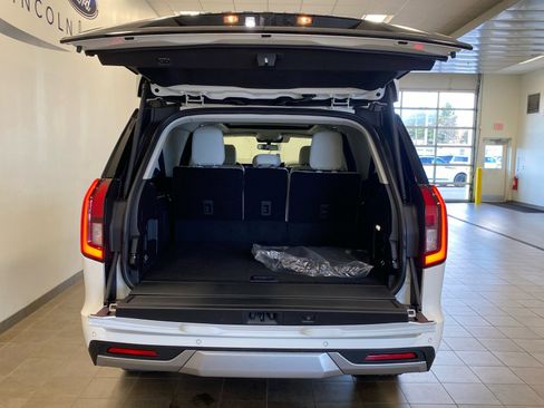 New 2025 Ford Expedition Max Platinum w/ Platinum Ultimate Package image 11