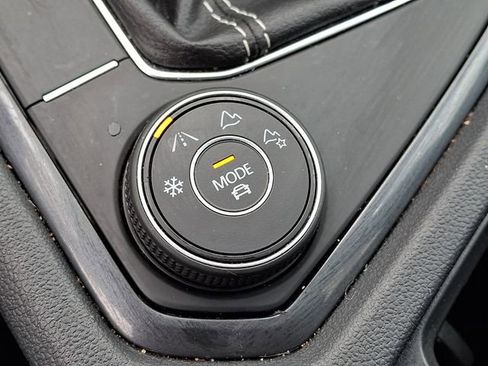 Used 2024 Volkswagen Tiguan SE R-Line AWD/4WD image 26