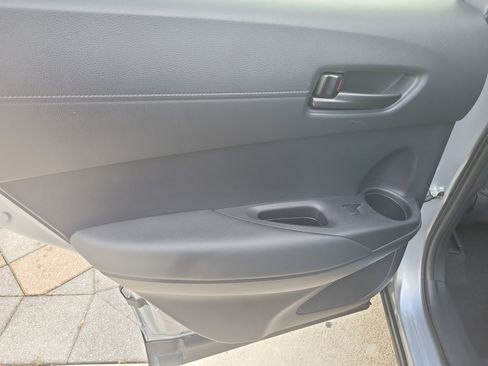 Used 2024 Toyota Corolla Cross LE FWD image 12