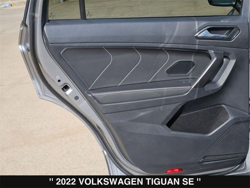 Used 2022 Volkswagen Tiguan SE image 19