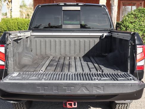 Used 2021 Nissan Titan PRO-4X w/ Pro-4x Convenience Package image 8