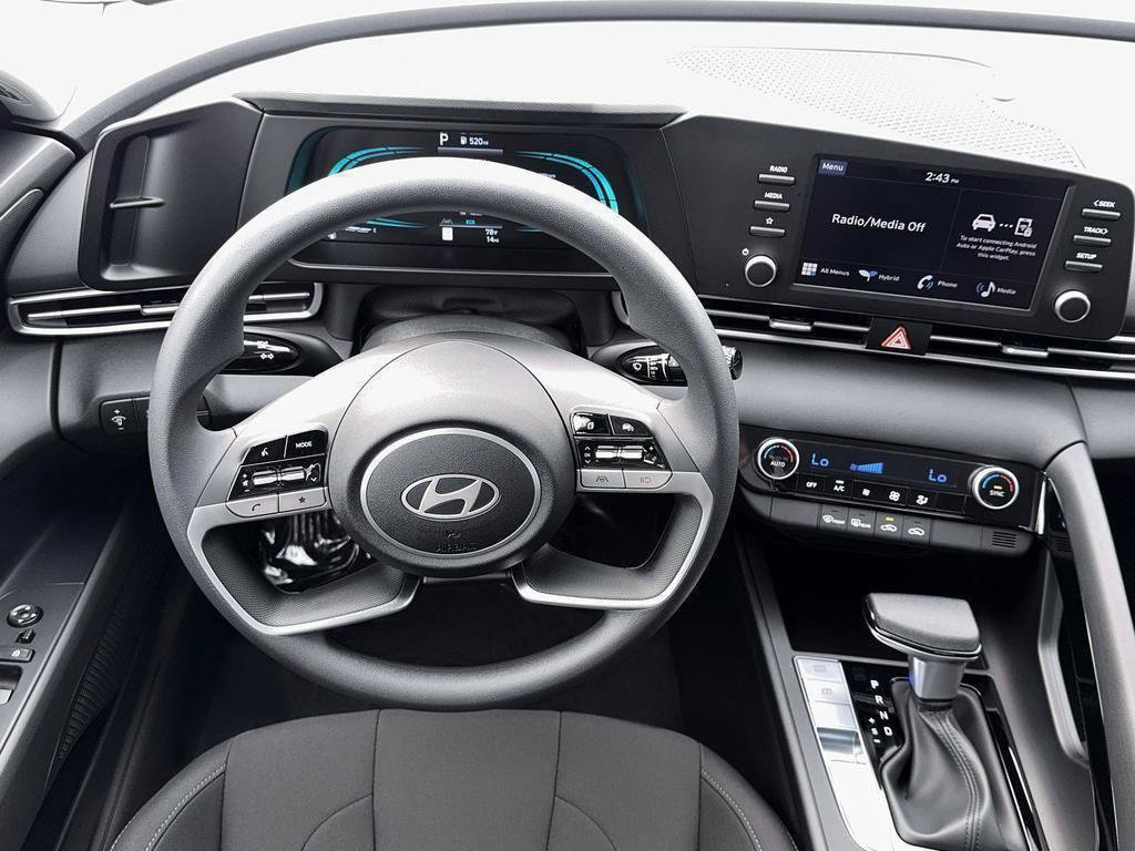 Used 2026 Hyundai Elantra Hybrid FWD image 17