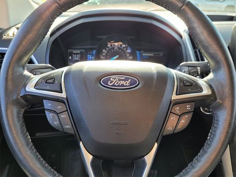 Used 2022 Ford Edge SEL image 18