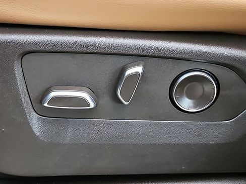 Used 2025 Cadillac Escalade Premium Luxury w/ Touring Package image 20