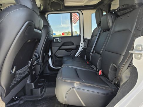 New 2026 Jeep Wrangler Unlimited Sahara AWD/4WD image 32