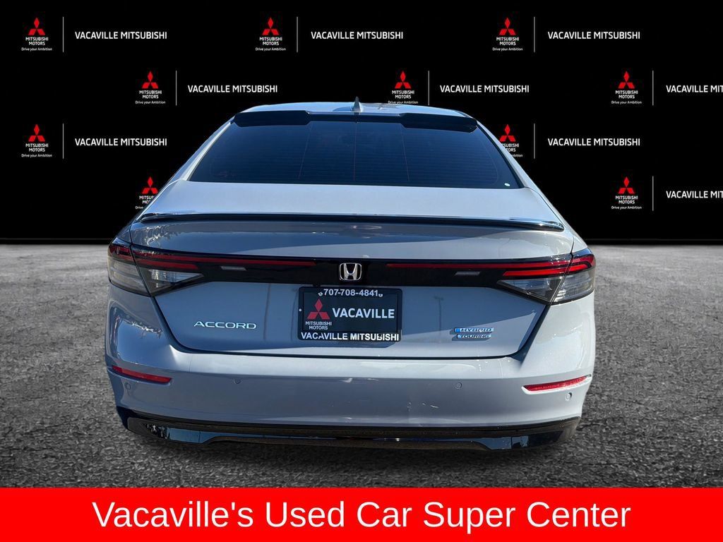 Used 2025 Honda Accord Touring image 4