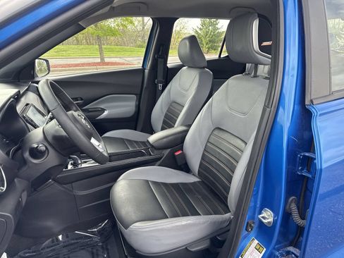 Certified 2023 Nissan Kicks SR w/ SR Premium Package FWD image 14