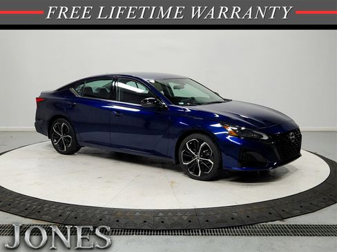 Used 2023 Nissan Altima 2.5 SR image 1