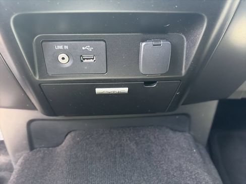 Used 2015 Ford F150 XLT RWD image 25