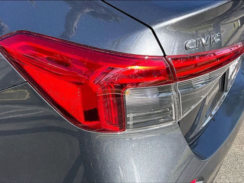 Used 2022 Honda Civic Sport image 28