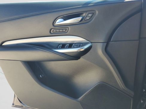 Used 2025 Cadillac XT4 Premium Luxury FWD image 24