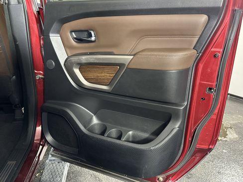 Certified 2021 Nissan Titan Platinum Reserve w/ Moonroof Package image 36