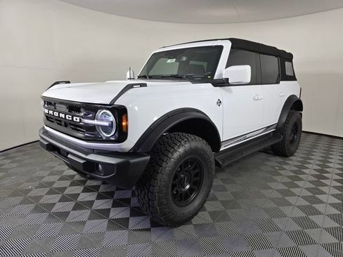 New 2025 Ford Bronco Outer Banks AWD/4WD image 3