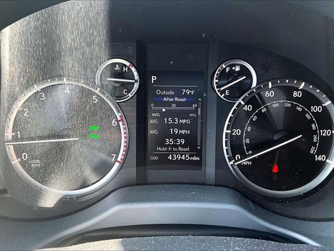 Used 2022 Lexus GX 460 Premium w/ Accessory Package AWD/4WD image 18