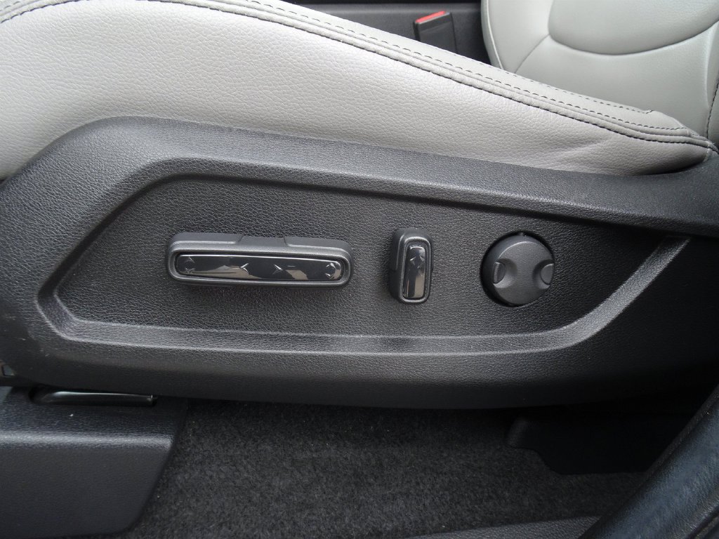 Used 2023 Honda Pilot Touring image 10