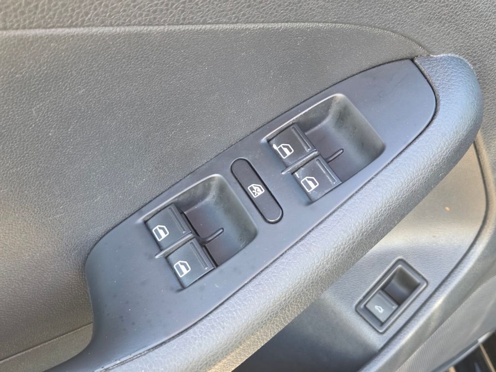 Used 2013 Volkswagen Jetta S FWD image 24